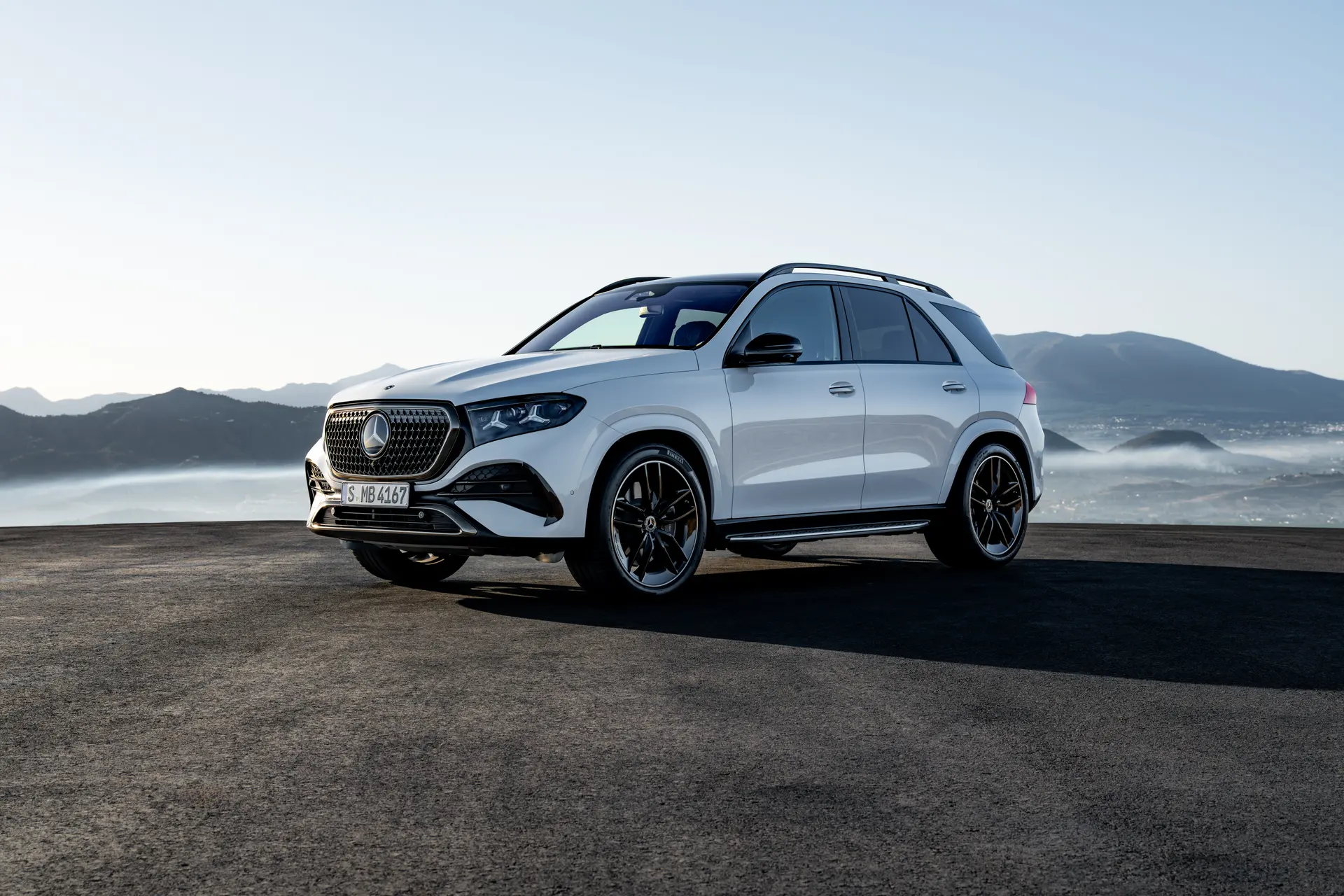 2027 Mercedes-Benz GLE Lineup Debuts With Fresh Look, Superscreen and Updated Powertrains