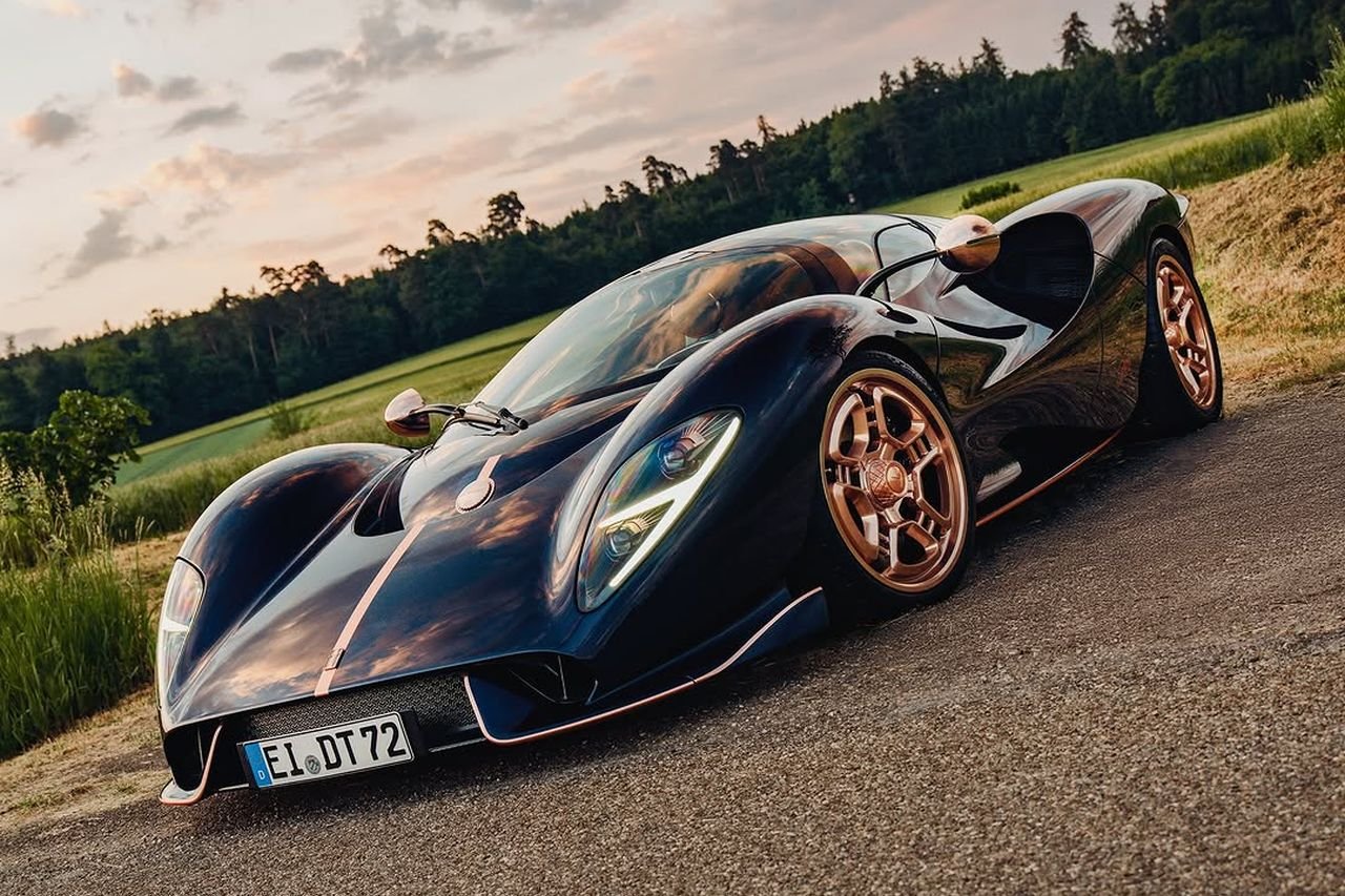 The first customer De Tomaso P72 “Aurelian Night” revealed